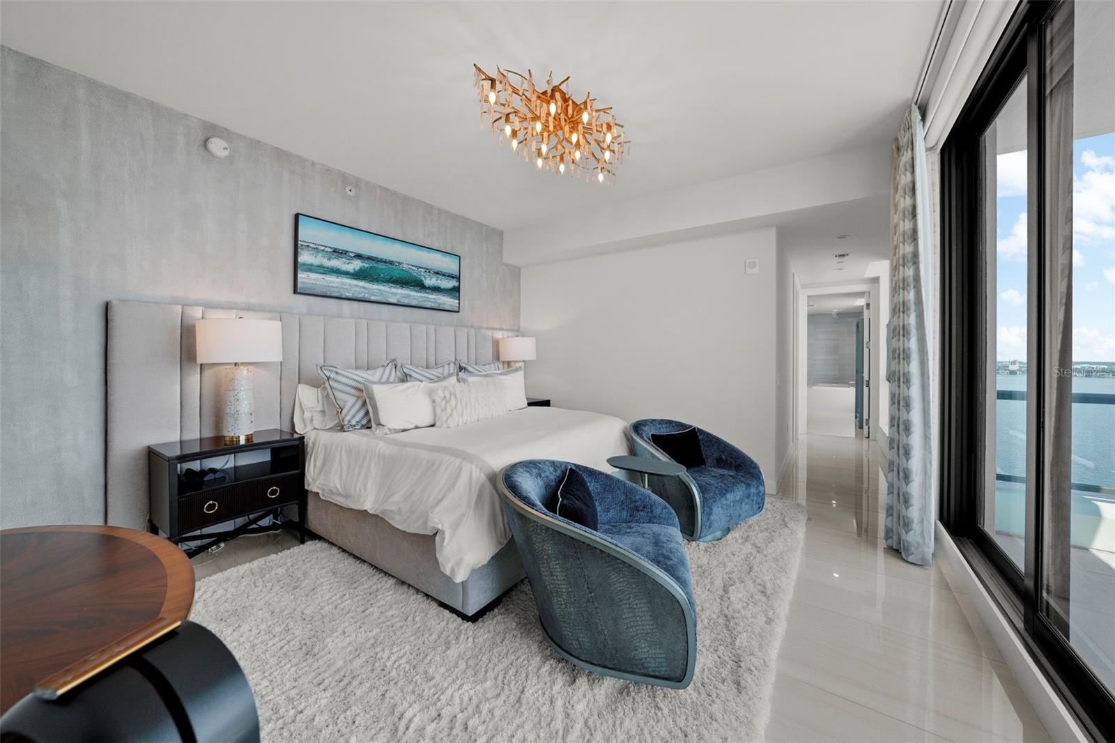 C9W | HYDE PARK HOUSE CONDOMINIUM - Residential