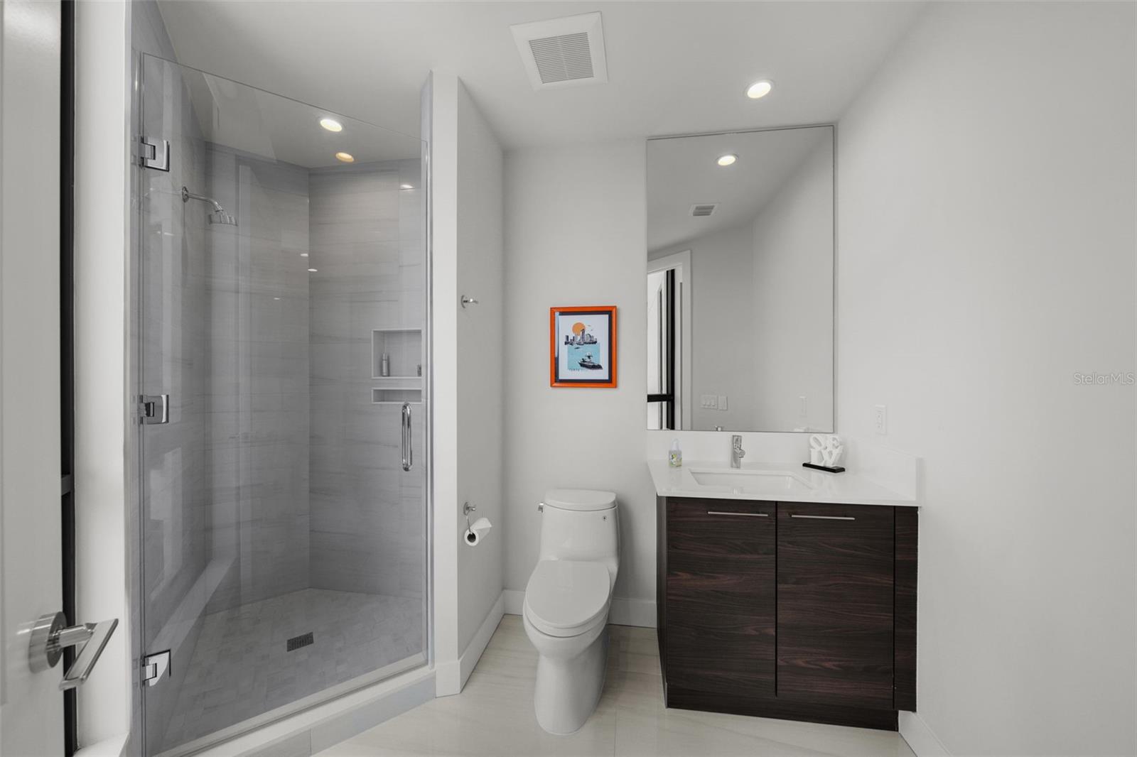 C9W | HYDE PARK HOUSE CONDOMINIUM - Residential