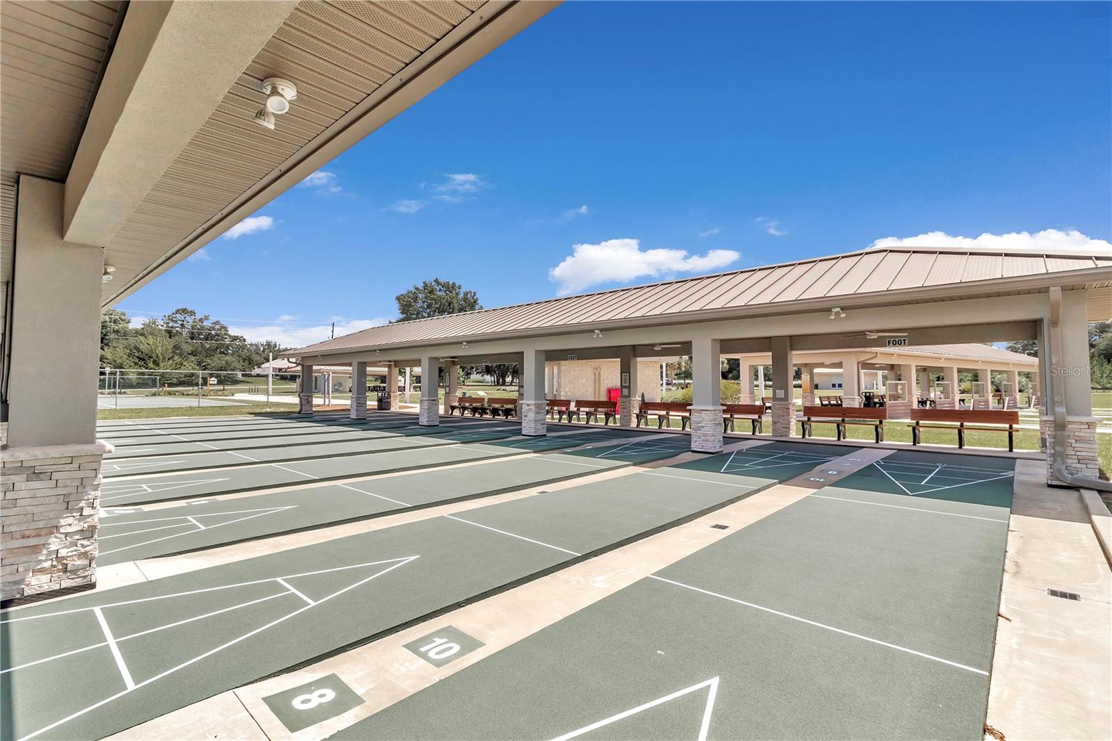 CIRCLE SQUARE WOODS Y - Residential