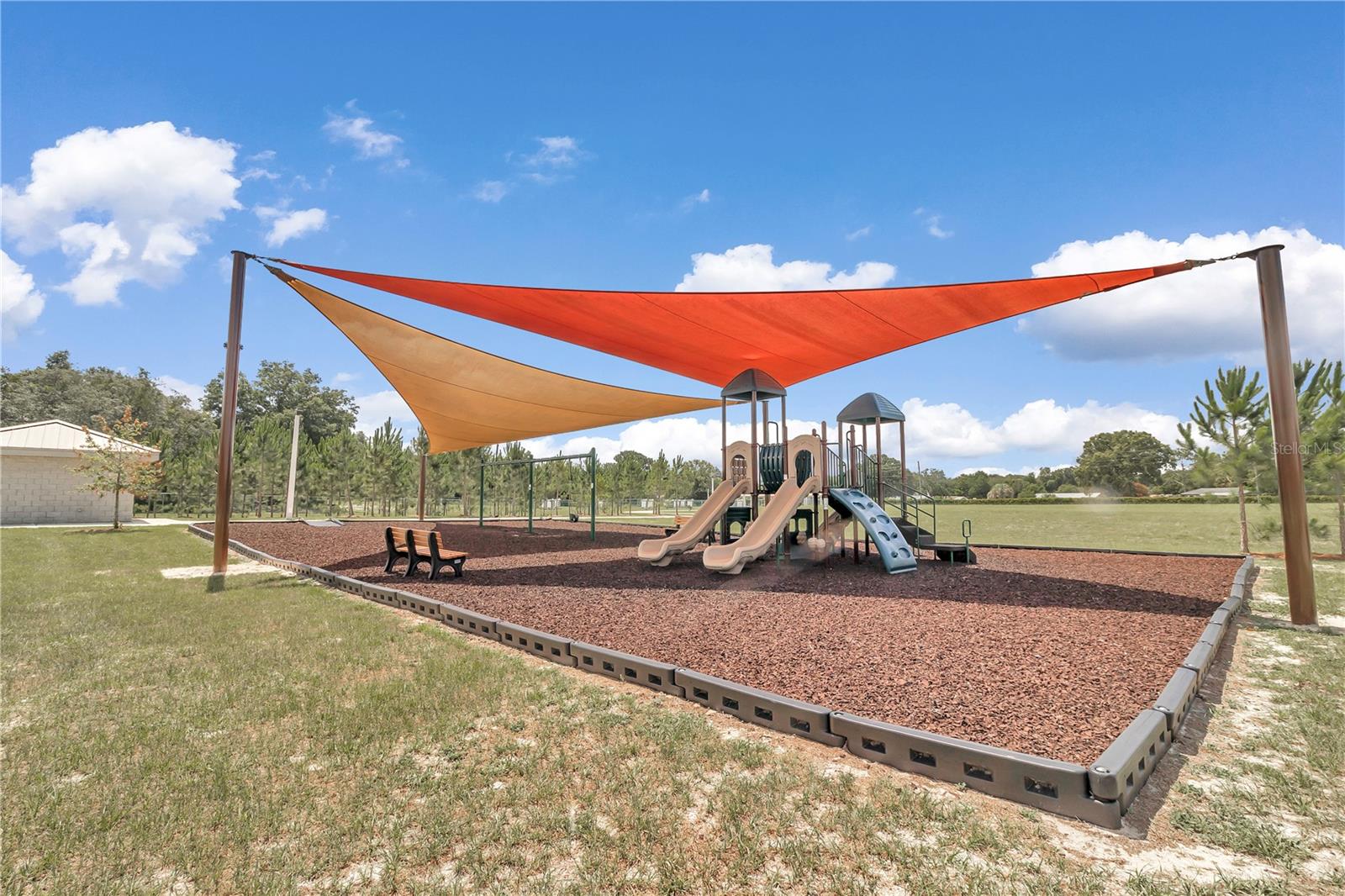 CIRCLE SQUARE WOODS Y - Residential