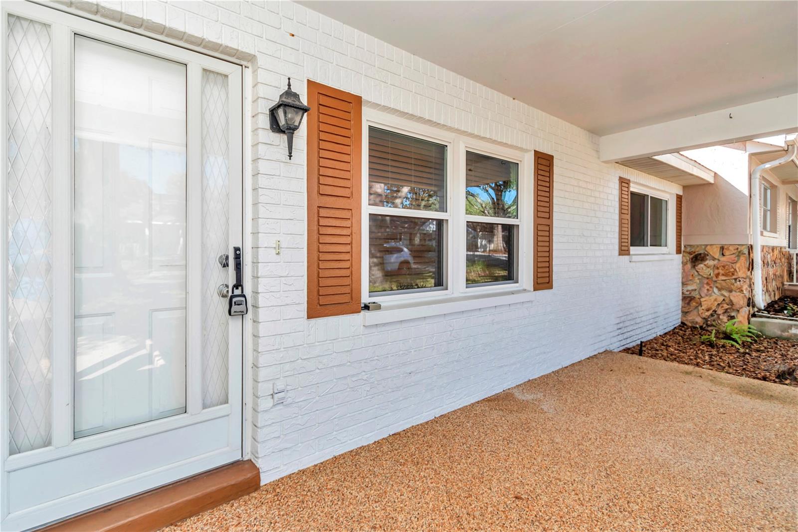 CIRCLE SQUARE WOODS Y - Residential