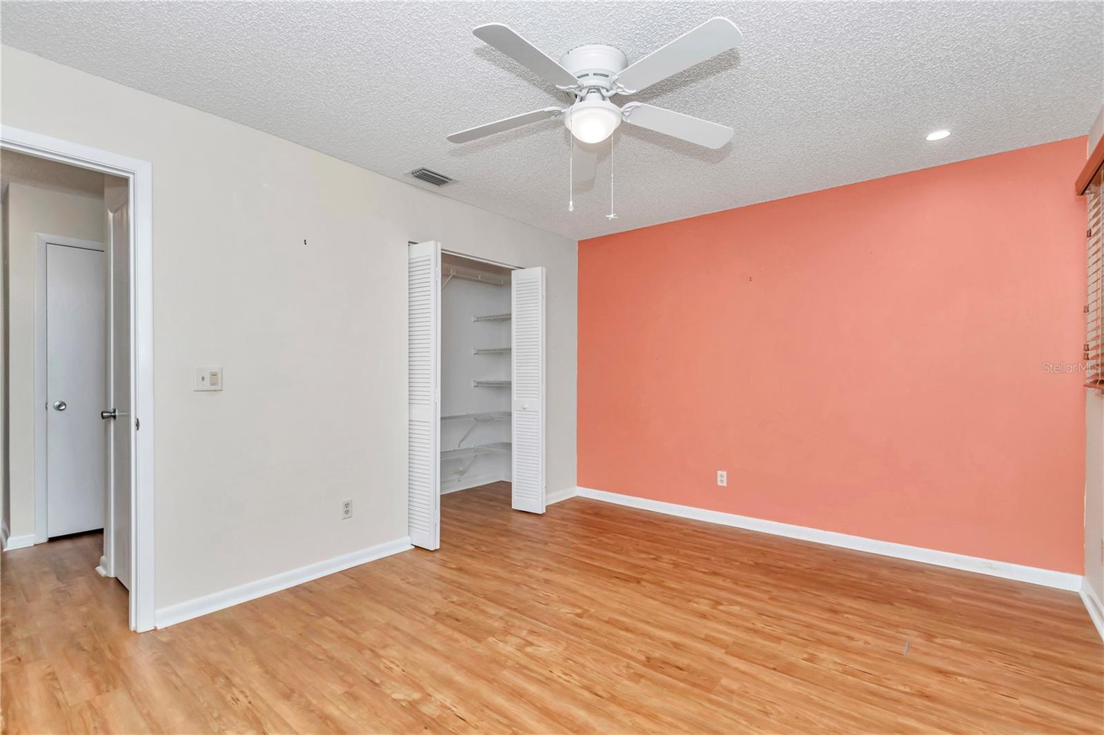 CIRCLE SQUARE WOODS Y - Residential