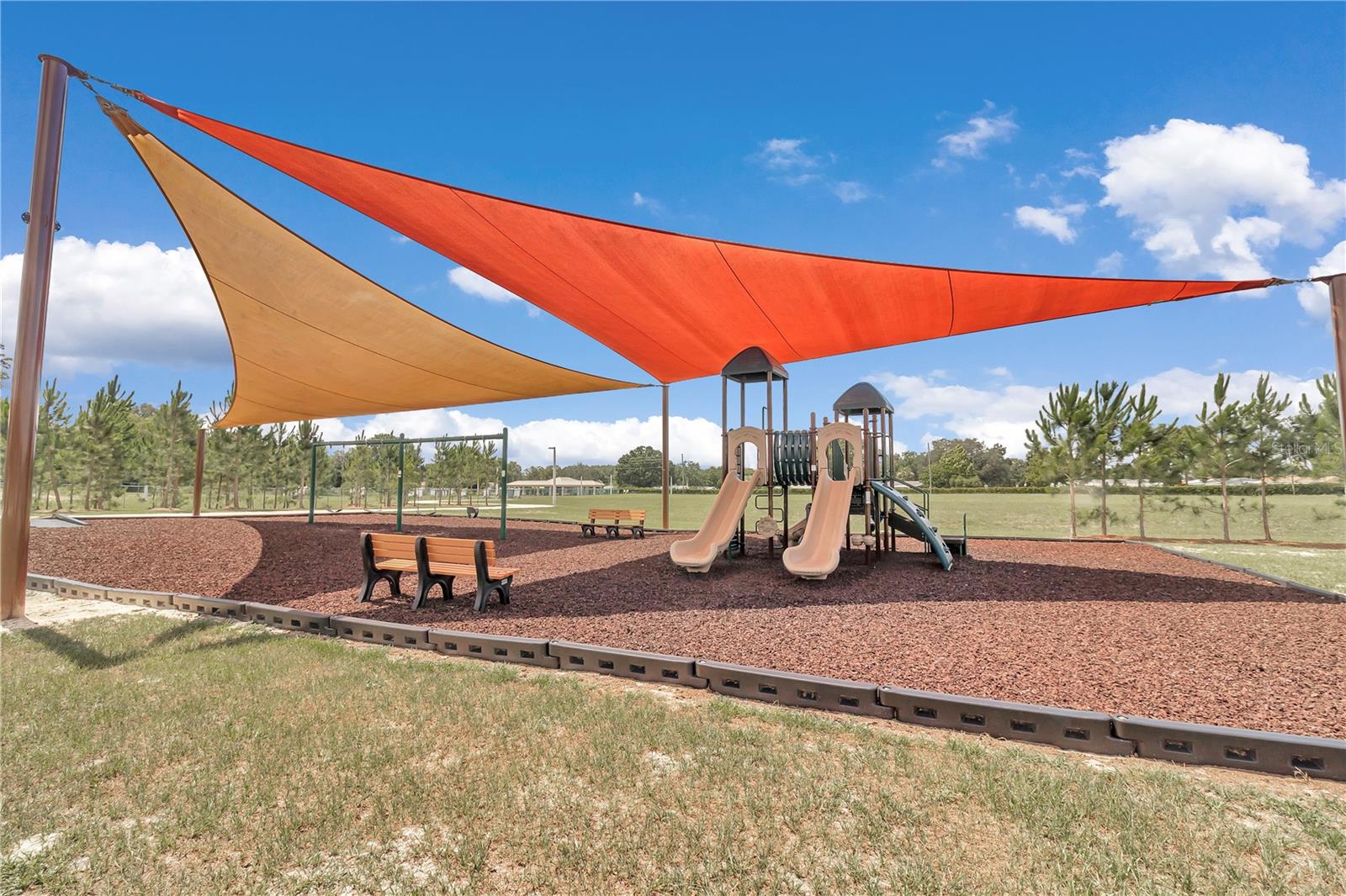 CIRCLE SQUARE WOODS Y - Residential