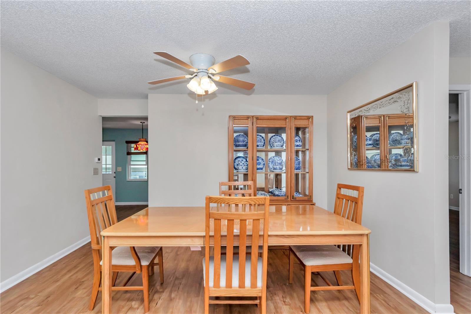 CIRCLE SQUARE WOODS Y - Residential
