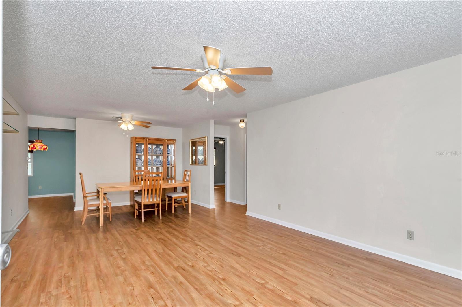 CIRCLE SQUARE WOODS Y - Residential