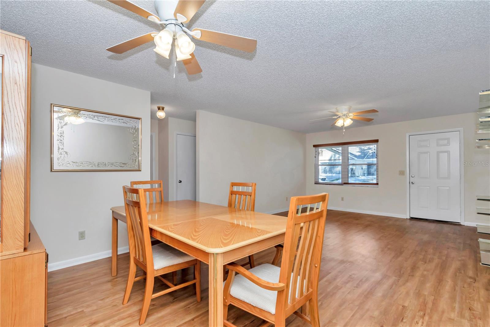 CIRCLE SQUARE WOODS Y - Residential