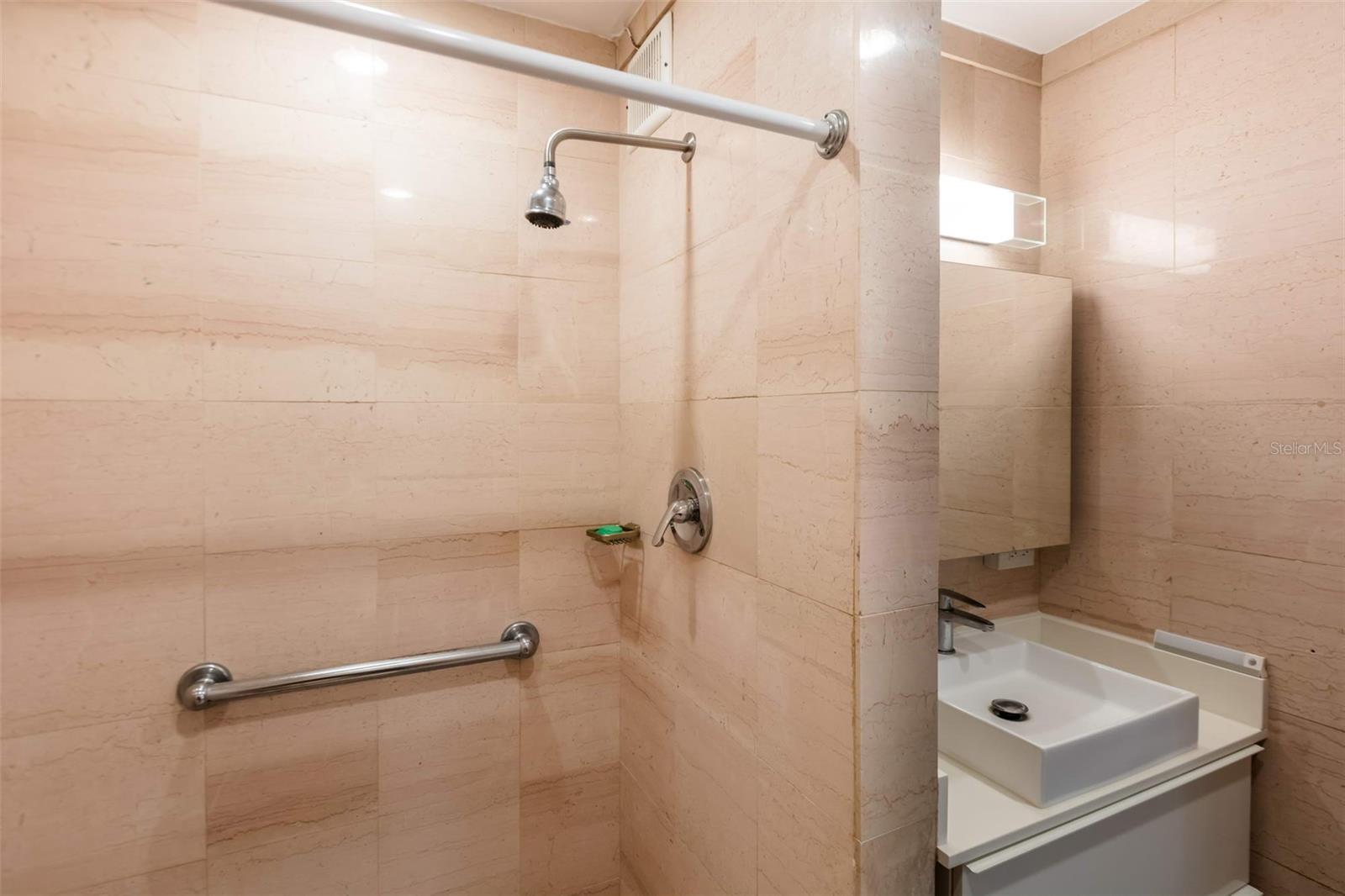 LAGUNA TERRACE CONDOMINIO - Residential Lease