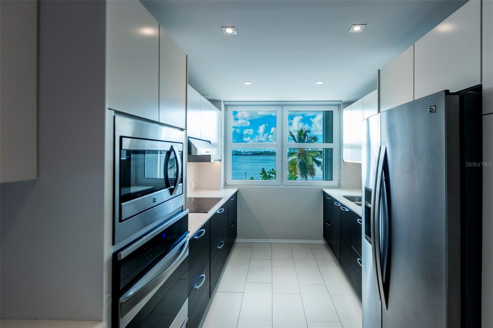 LAGUNA TERRACE CONDOMINIO - Residential Lease