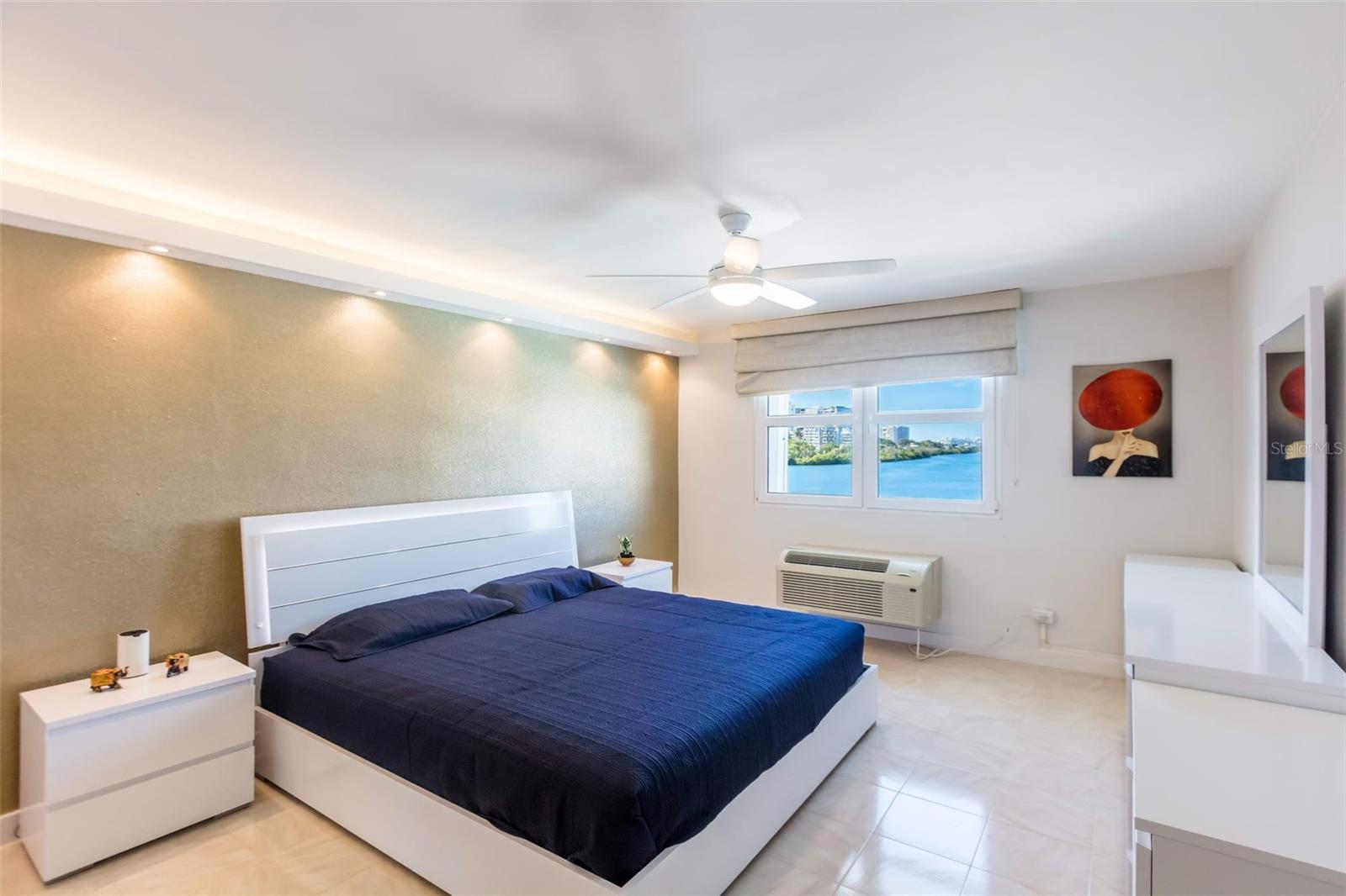 LAGUNA TERRACE CONDOMINIO - Residential Lease