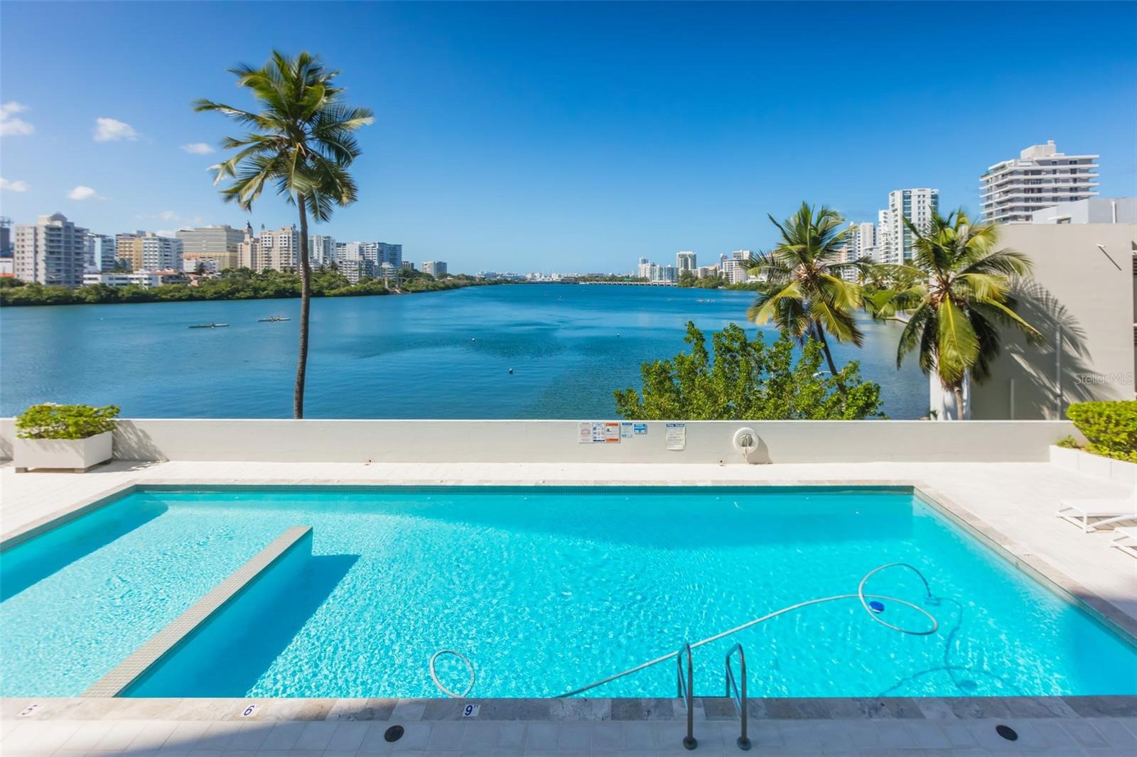 LAGUNA TERRACE CONDOMINIO - Residential Lease