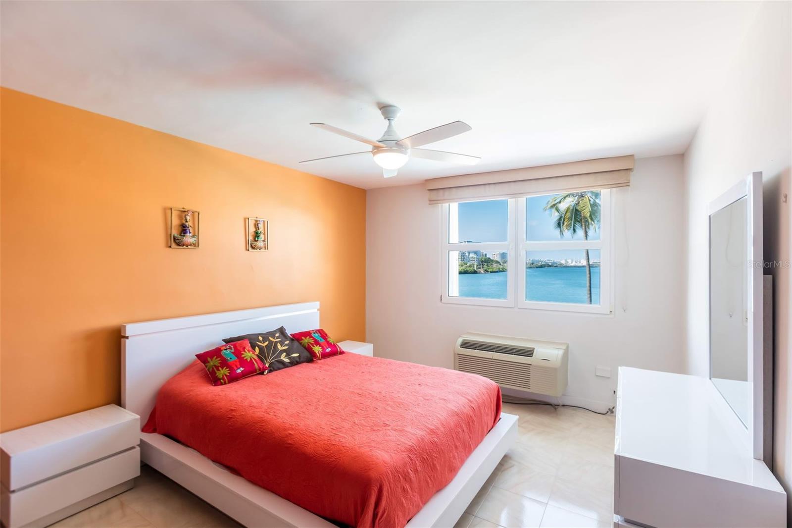 LAGUNA TERRACE CONDOMINIO - Residential Lease