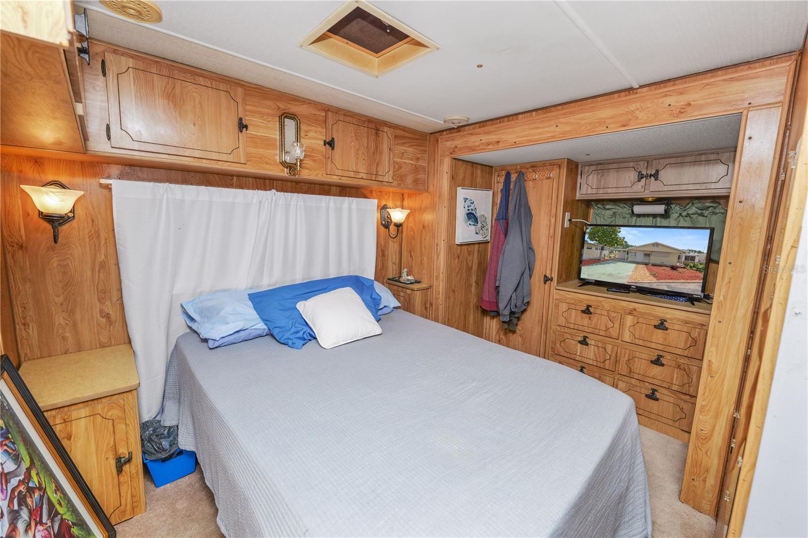 FAIRVIEW VILLAGE - Residential