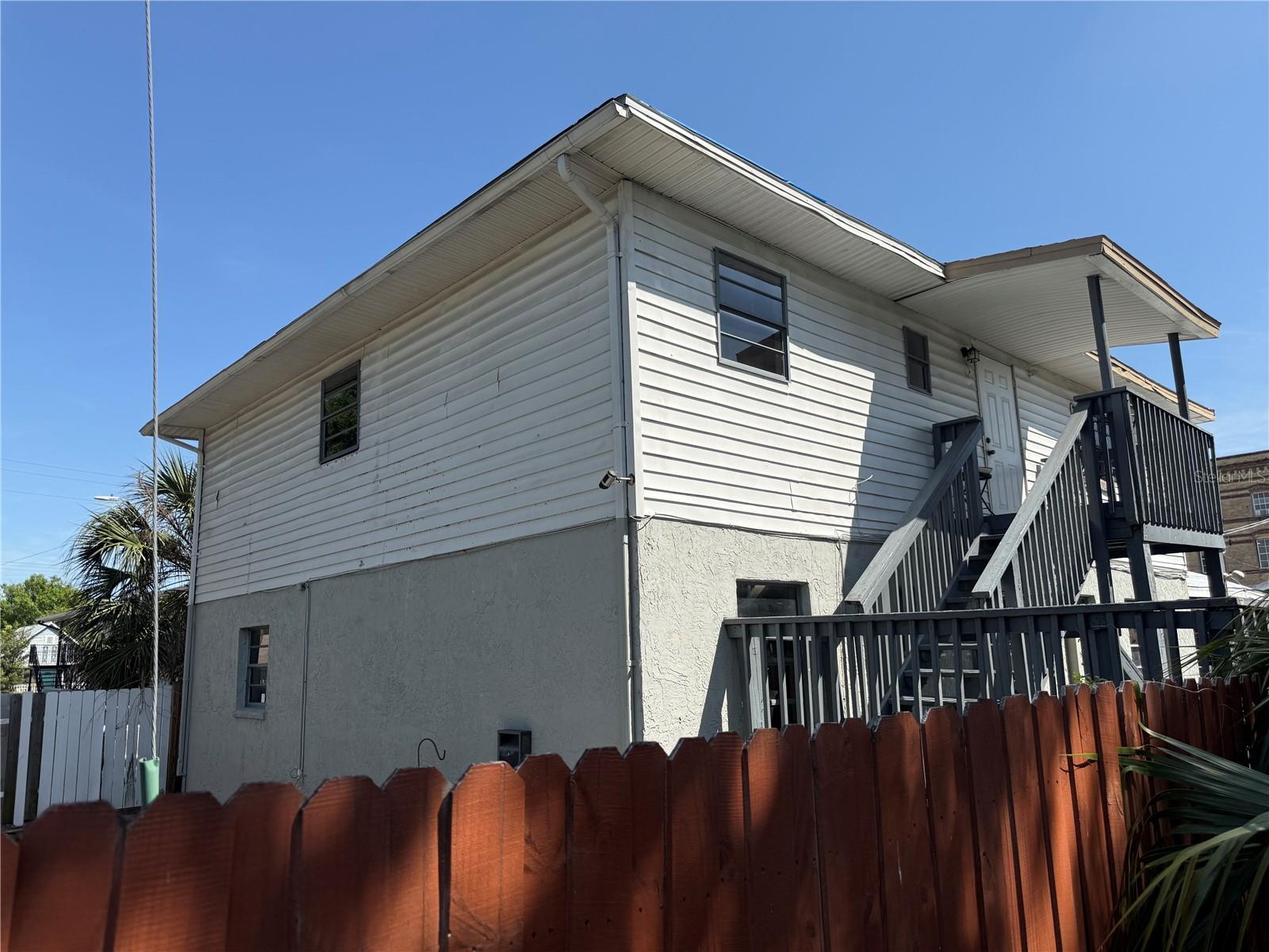 2513 W SPRUCE STREET