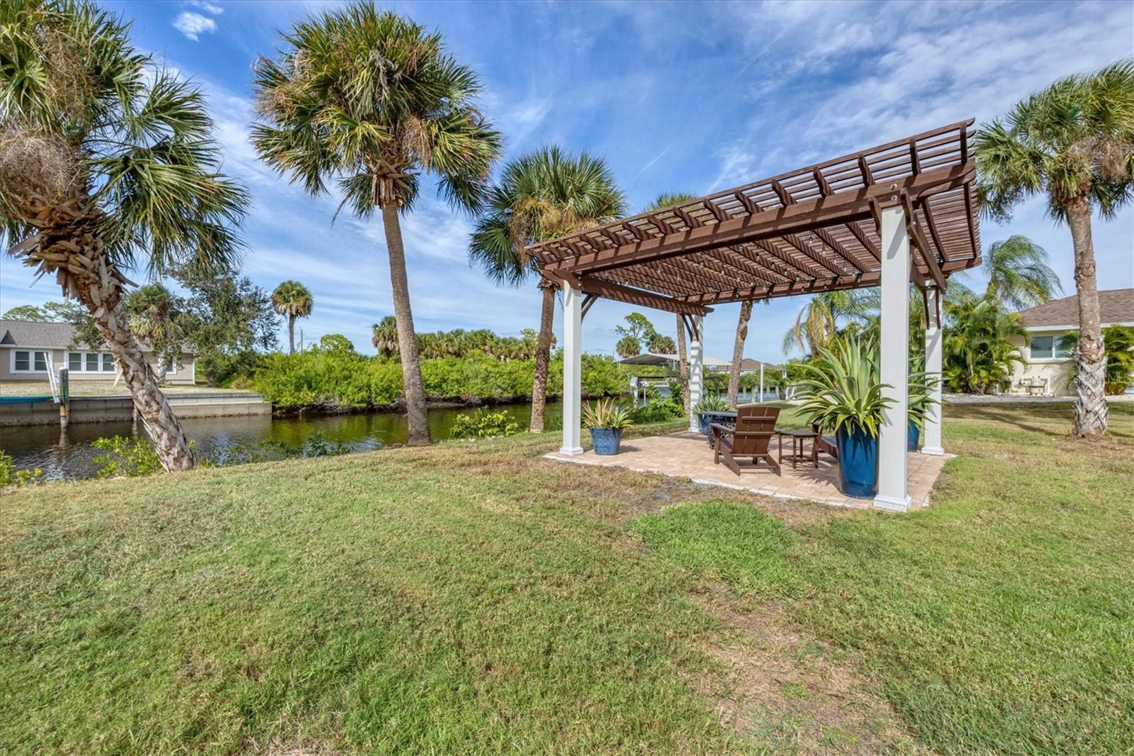 GULF COVE - Residential