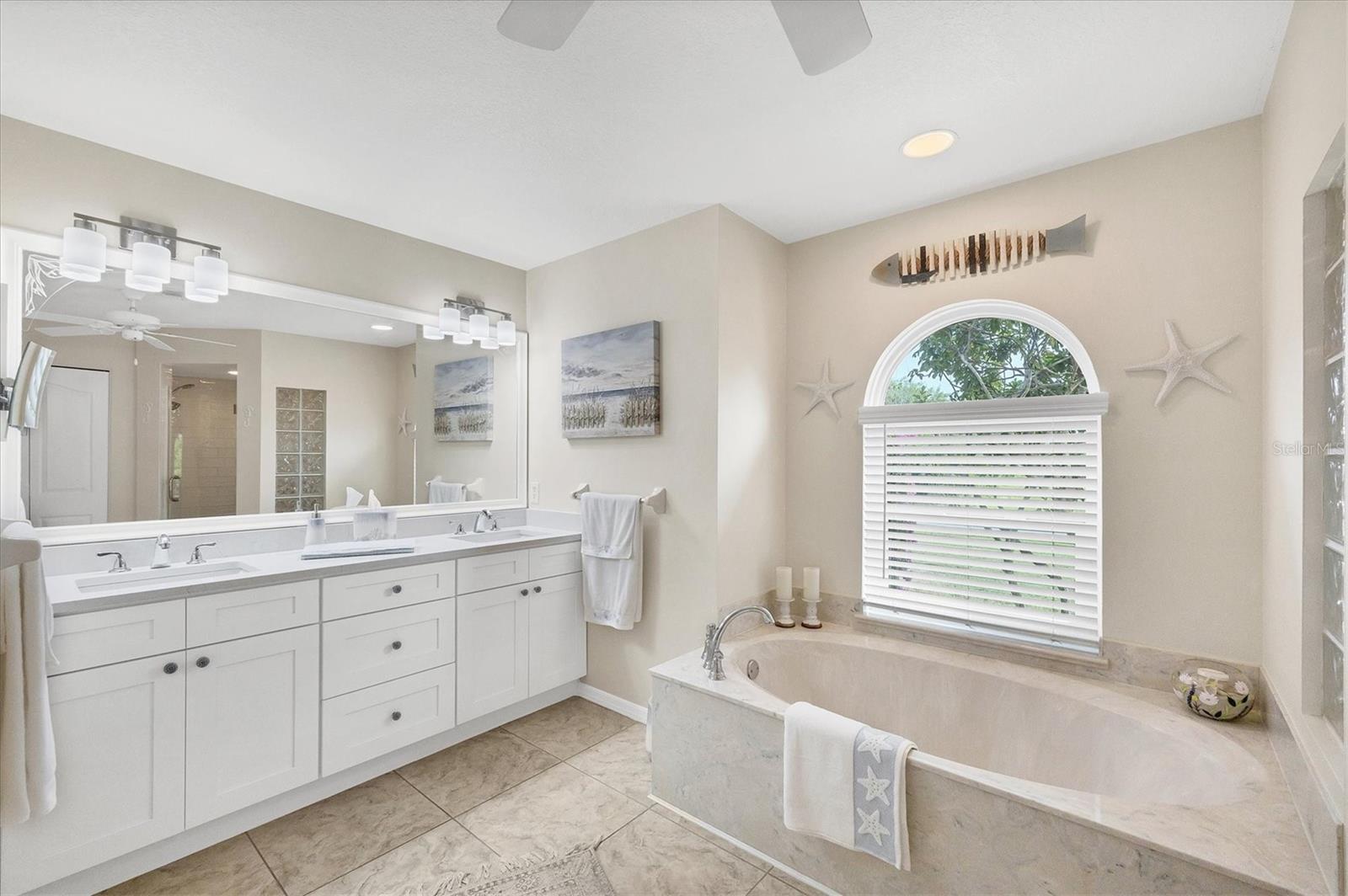 GULF COVE - Residential