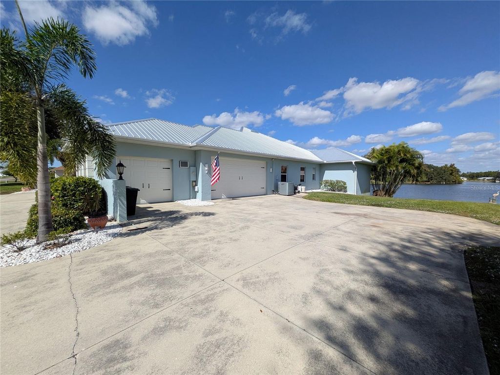 Photo of 11600 SW Dallas Drive N, Lake Suzy, FL 34266 (MLS # C7517260)