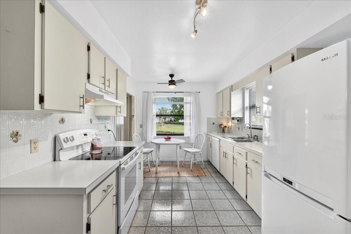 COLONNADES PH 2 - Residential