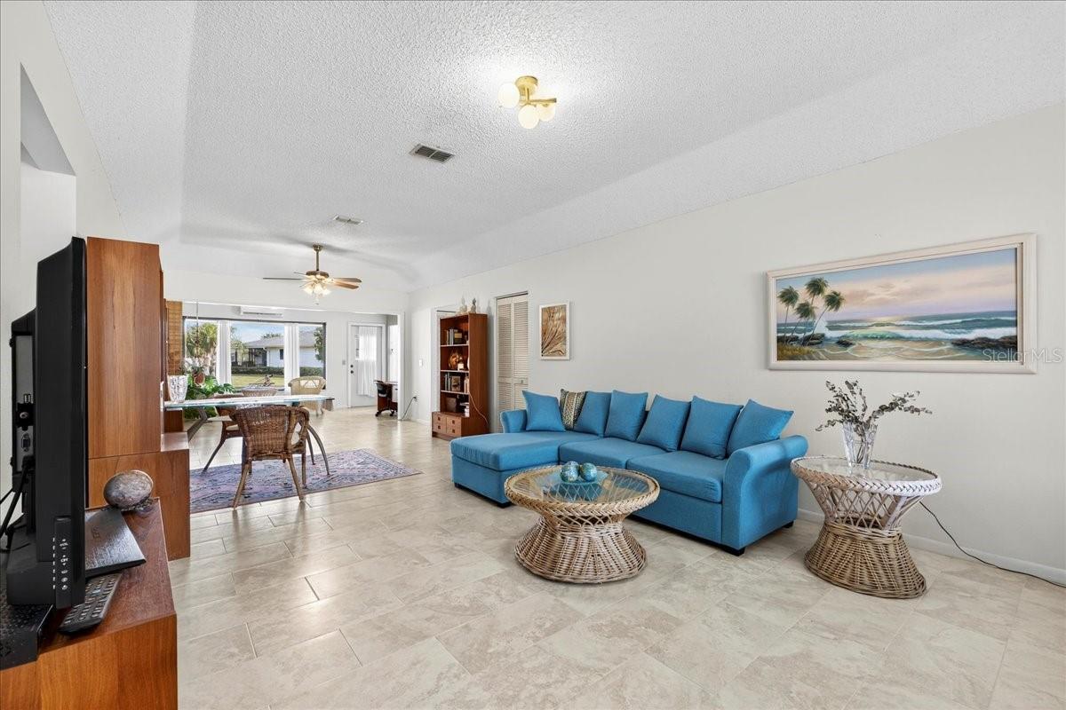 COLONNADES PH 2 - Residential