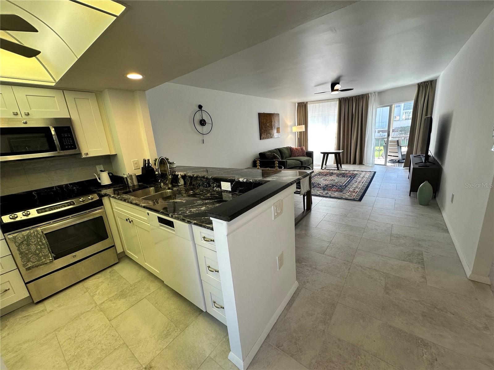 SIESTA HARBOR II - Residential Lease