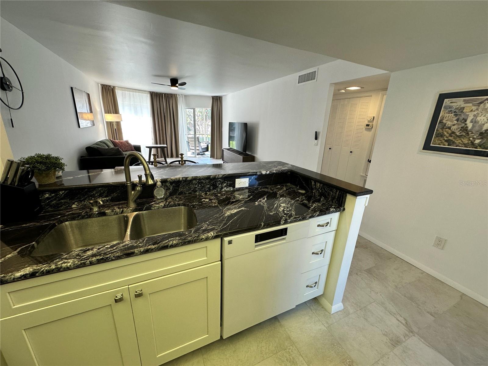 SIESTA HARBOR II - Residential Lease
