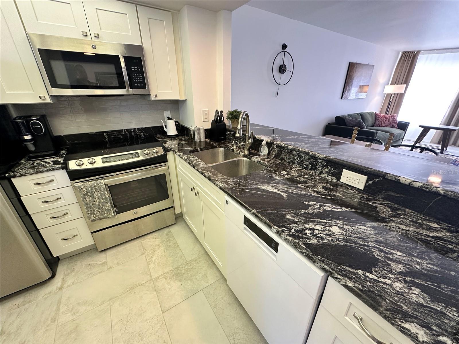 SIESTA HARBOR II - Residential Lease