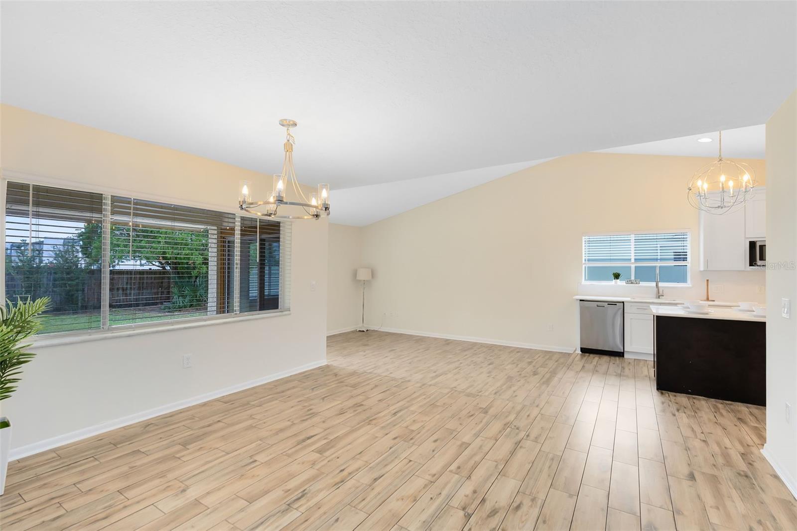 GOLFSIDE SEC 03 - Residential Lease