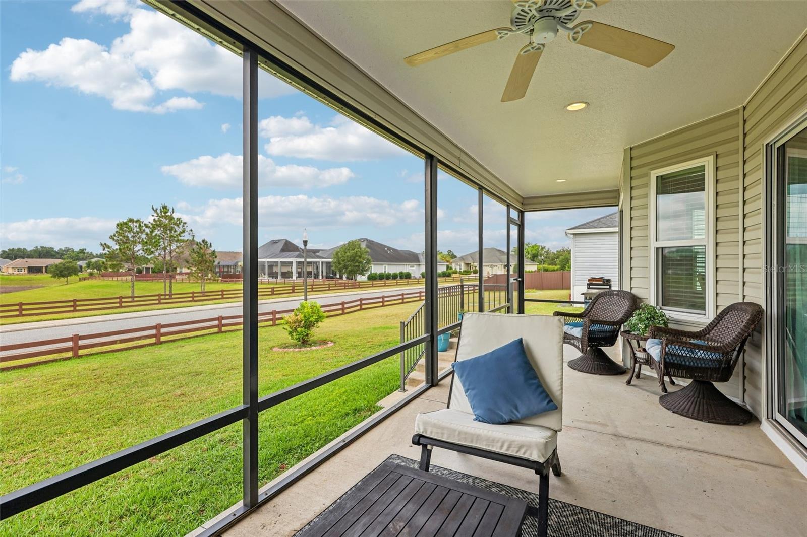 OXFORD OAKS PH 2 UN #833 - Residential