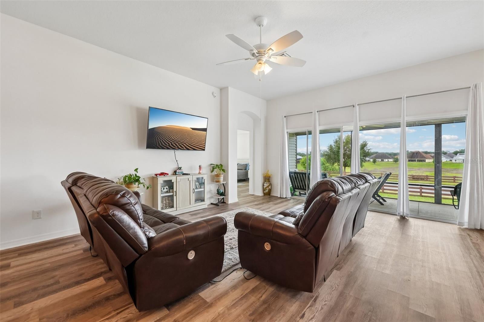 OXFORD OAKS PH 2 UN #833 - Residential