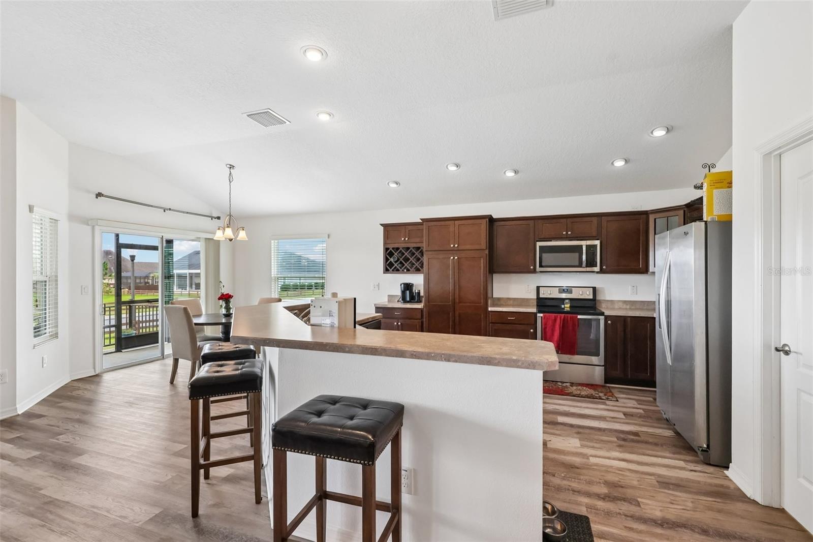 OXFORD OAKS PH 2 UN #833 - Residential