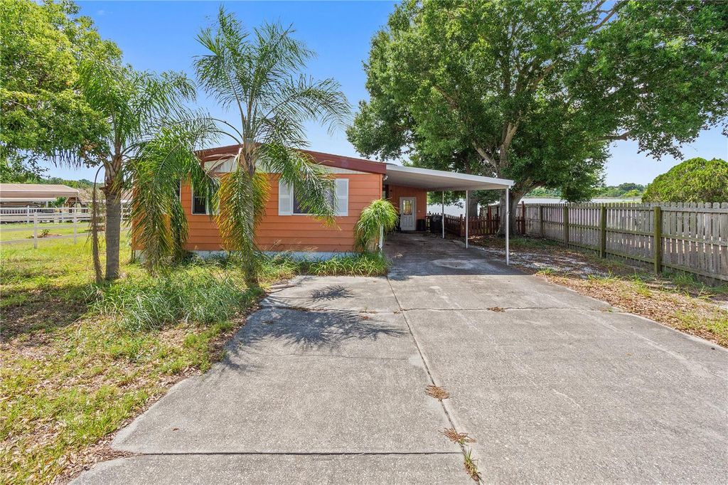 Photo of 1025 Carver Street, Lake Wales, FL 33853 (MLS # K4903477)