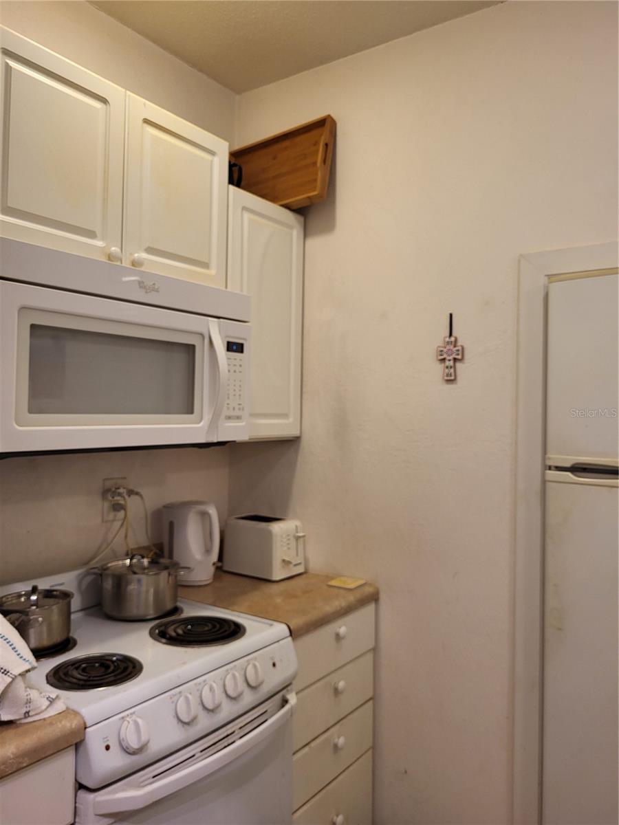 GRENELEFE CAMELOT CONDO UNIT 04 PH 01 - Residential