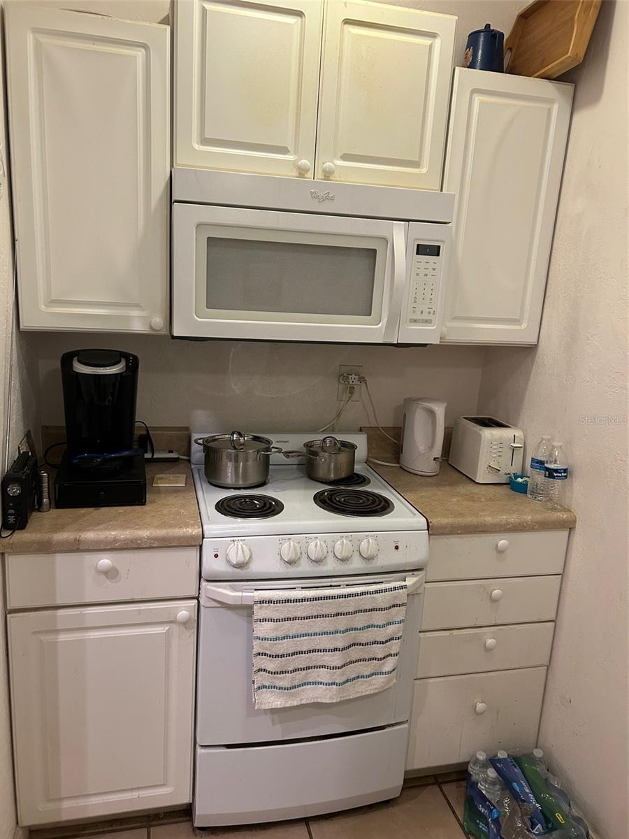 3377 CAMELOT DRIVE 3377
