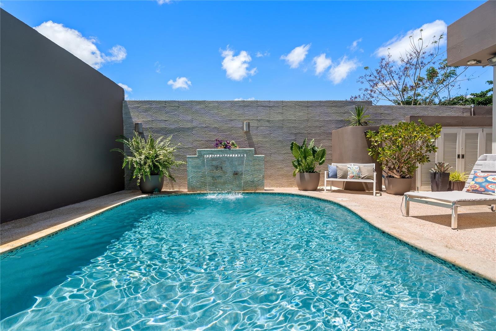 COLINAS DE PARKVILLE - Residential