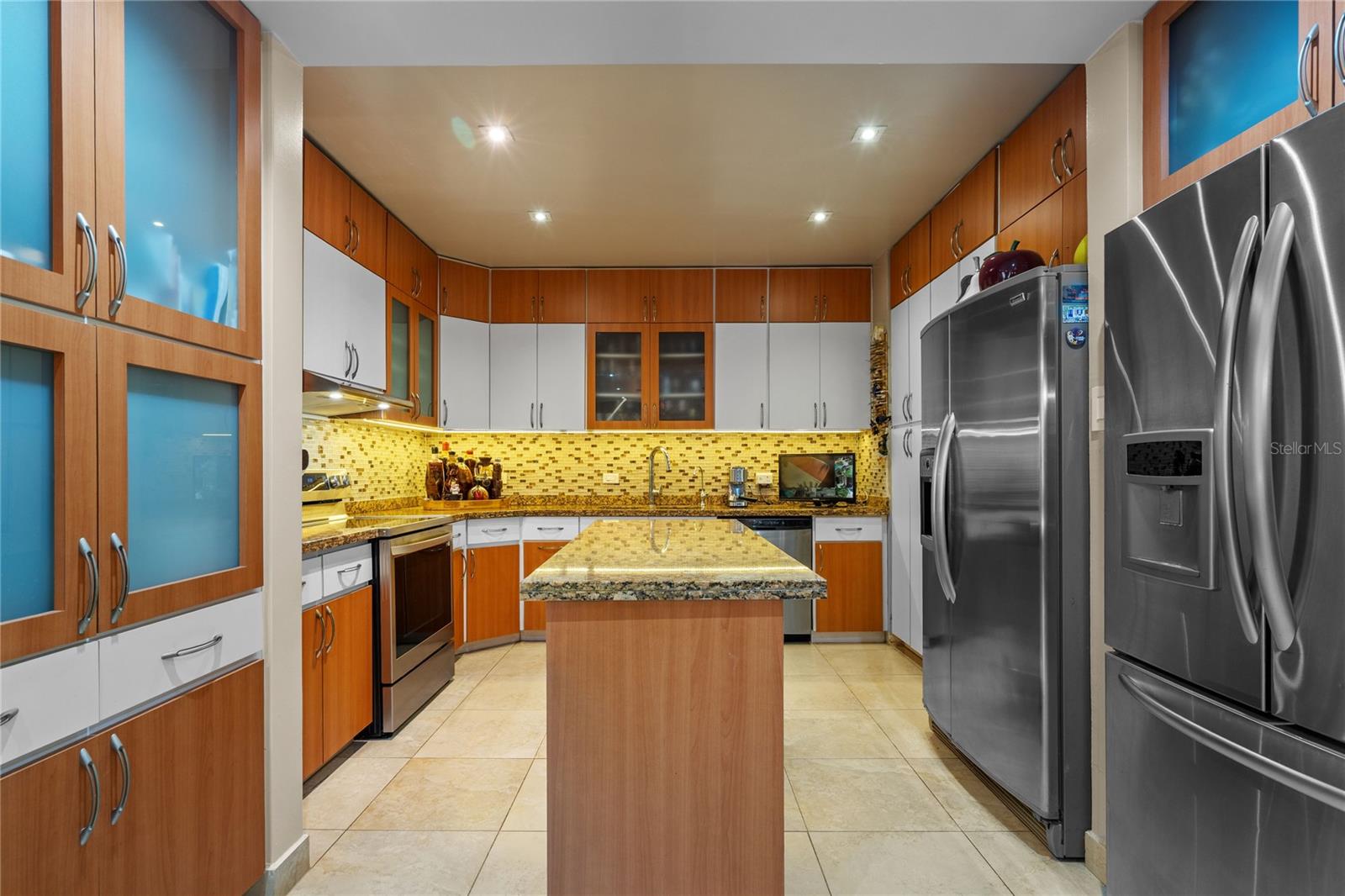 COLINAS DE PARKVILLE - Residential