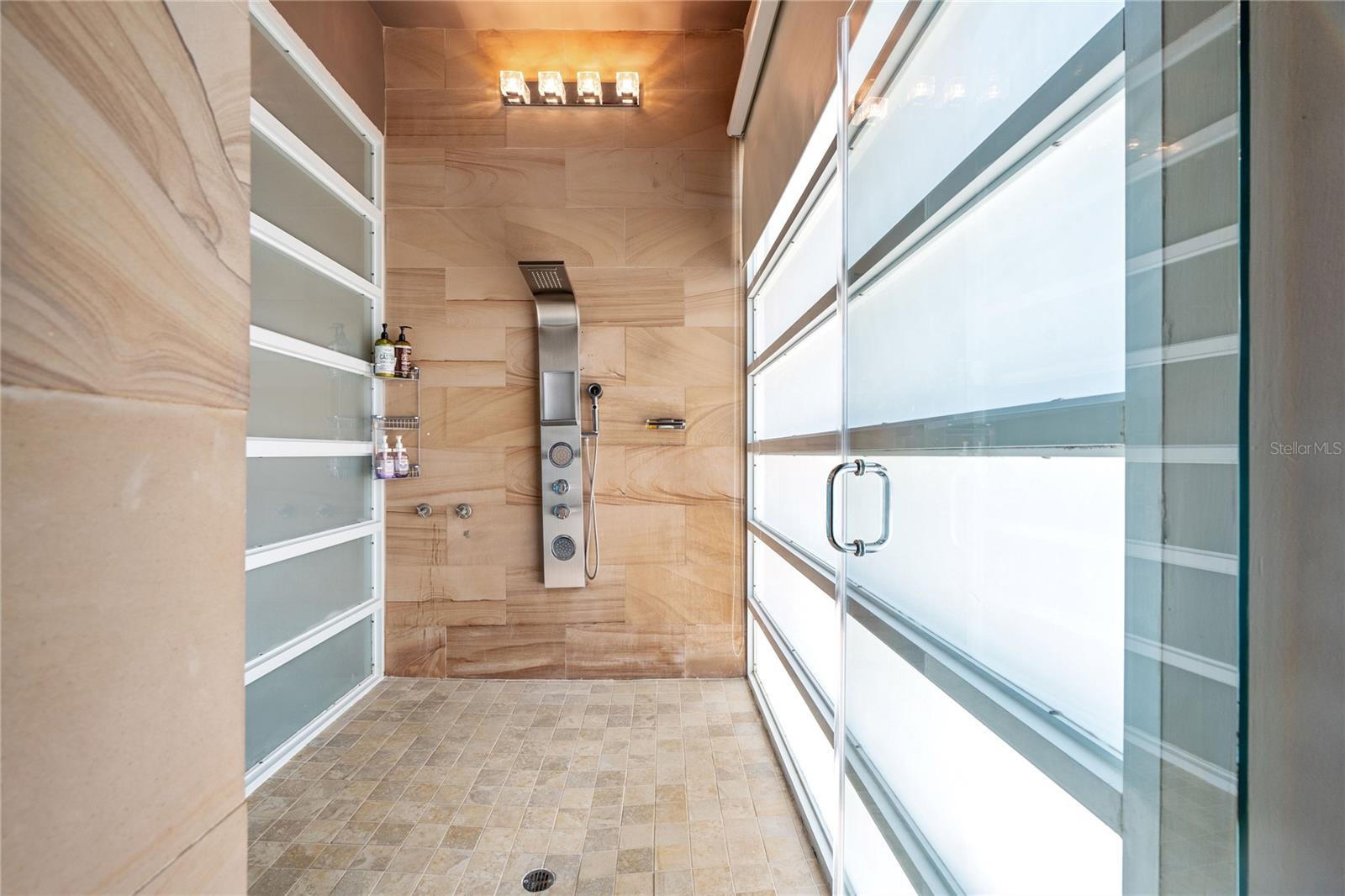 COLINAS DE PARKVILLE - Residential