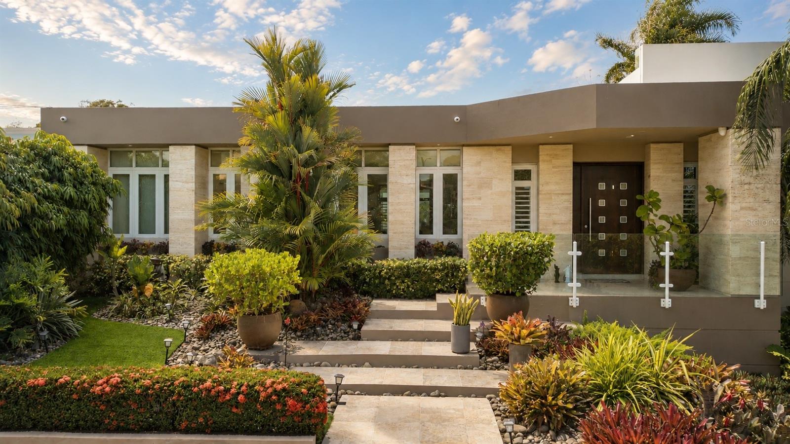 COLINAS DE PARKVILLE - Residential