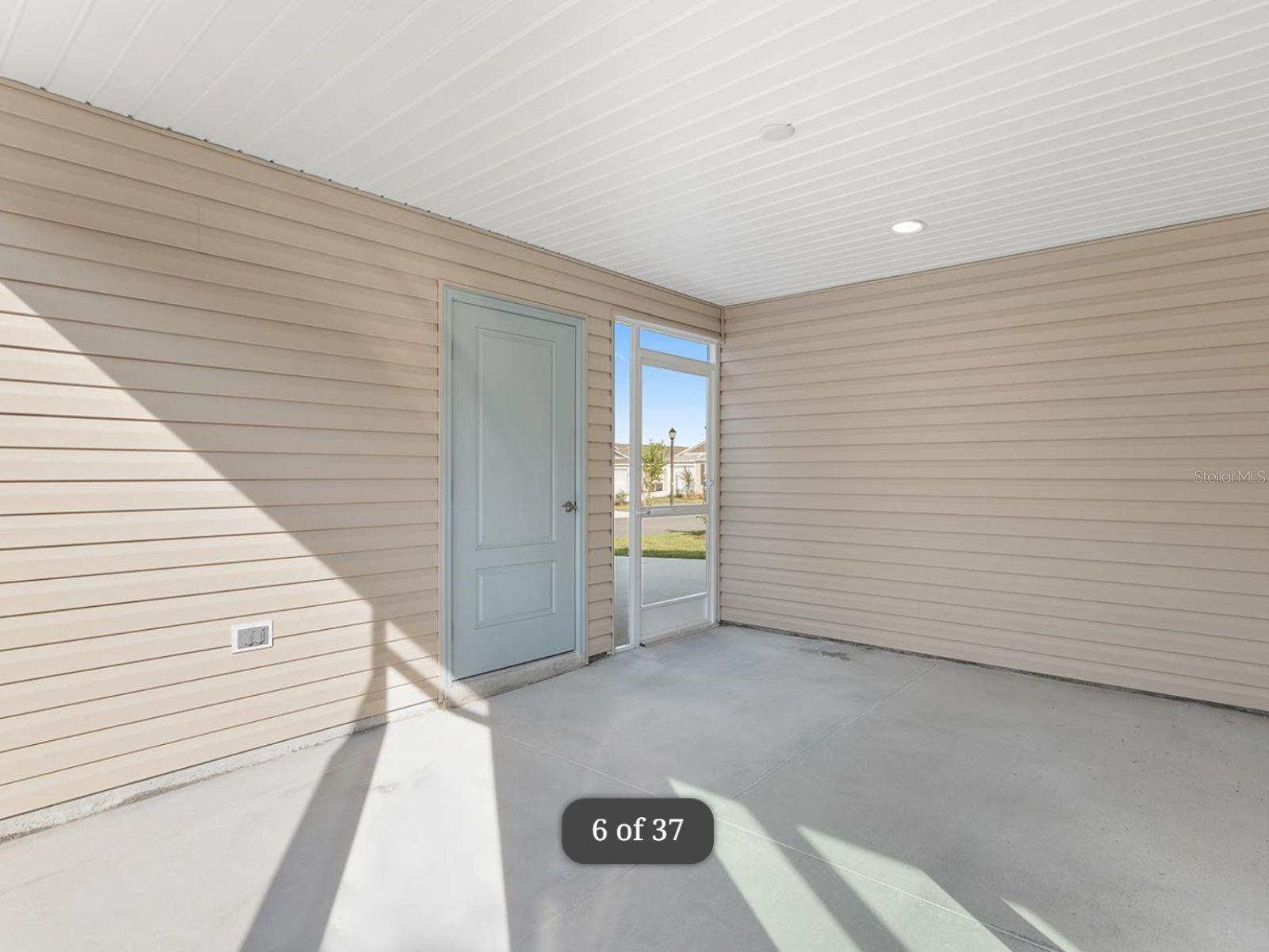 VILLAGES OF SHADY BROOK - Residential Lease