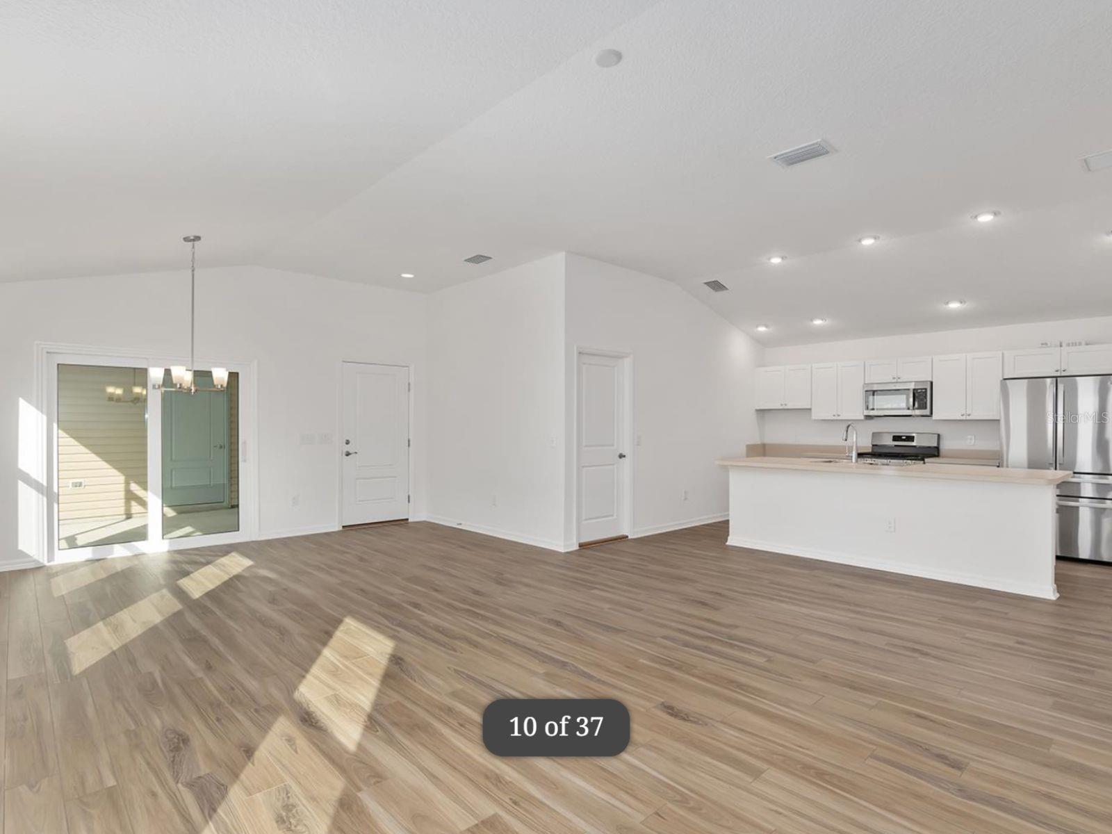 VILLAGES OF SHADY BROOK - Residential Lease