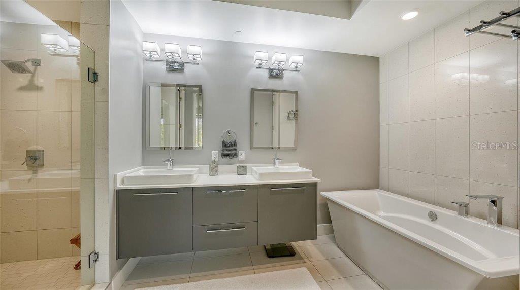 PARK RESIDENCES OF LIDO KEY - Residential