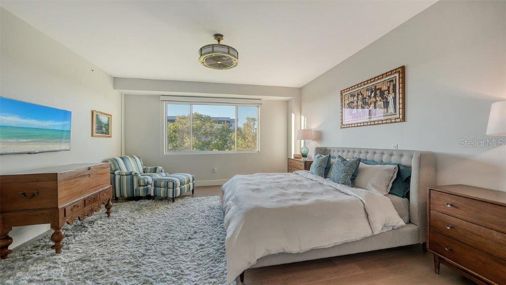 PARK RESIDENCES OF LIDO KEY - Residential