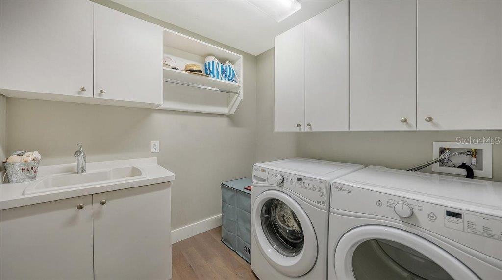 PARK RESIDENCES OF LIDO KEY - Residential