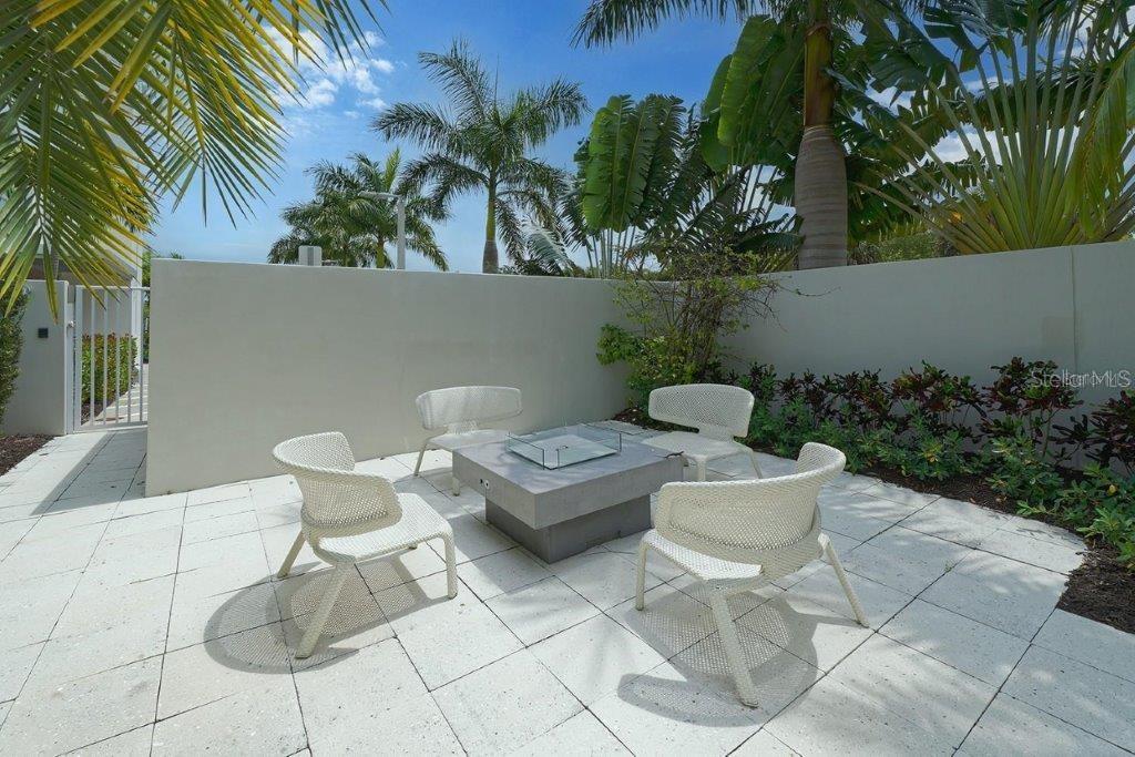 PARK RESIDENCES OF LIDO KEY - Residential