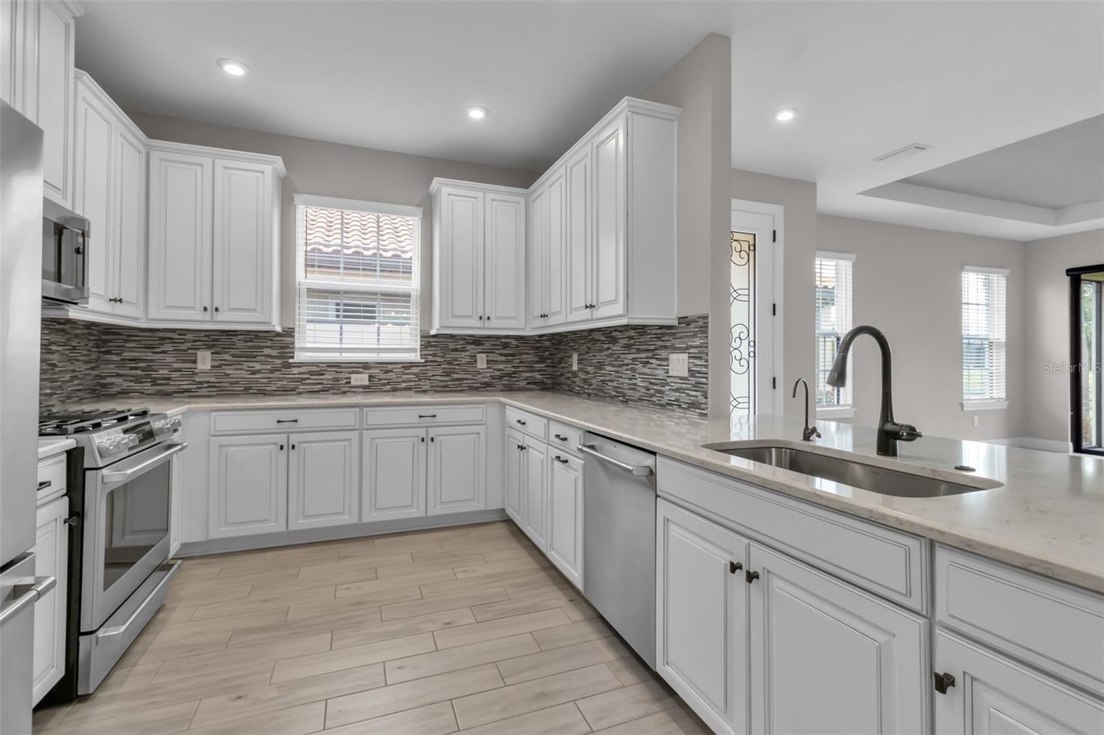 AZARIO ESPLANADE PH II SUBPH C-O - Residential