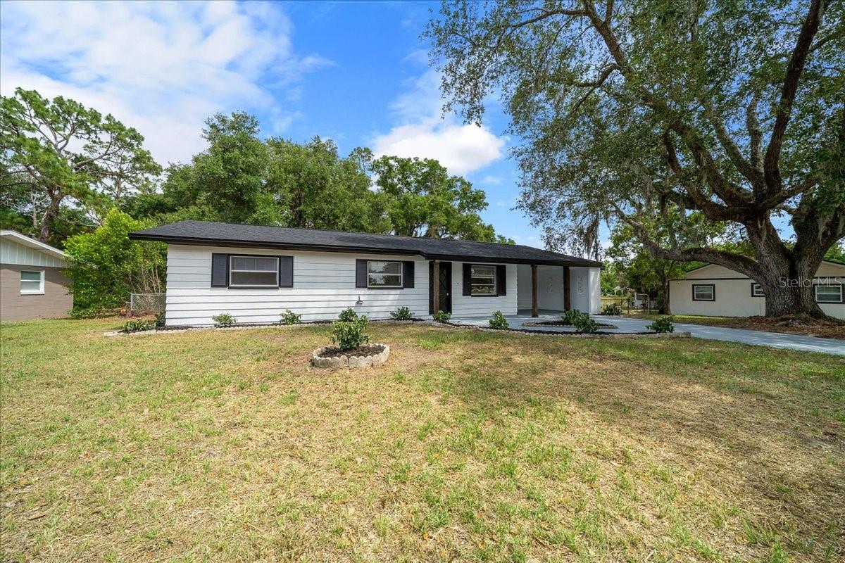 475 LAKE RD