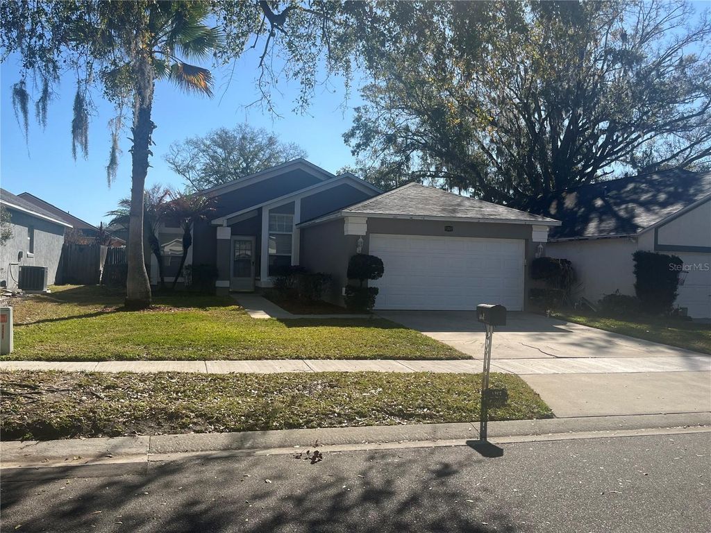 Photo of 1207 Lake Blue Circle, Apopka, FL 32703 (MLS # A4685967)