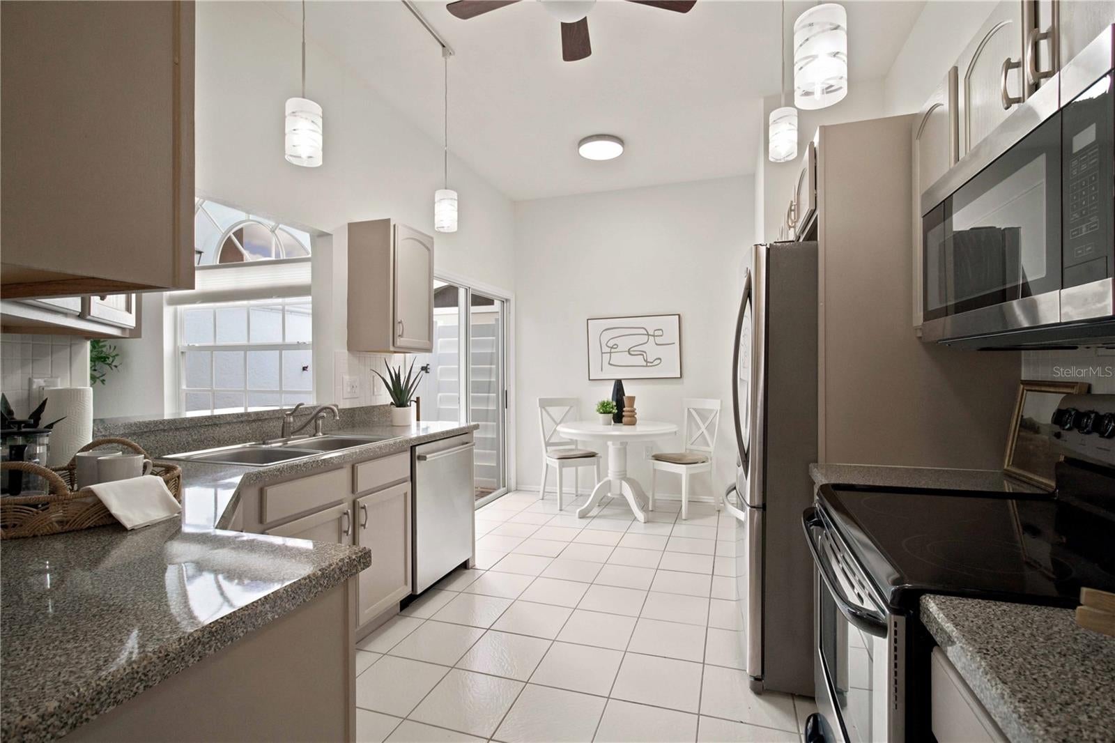 4730 RAINTREE STREET CIRCLE E, BRADENTON, FL, 34203 4 4730 RAINTREE STREET CIRCLE E