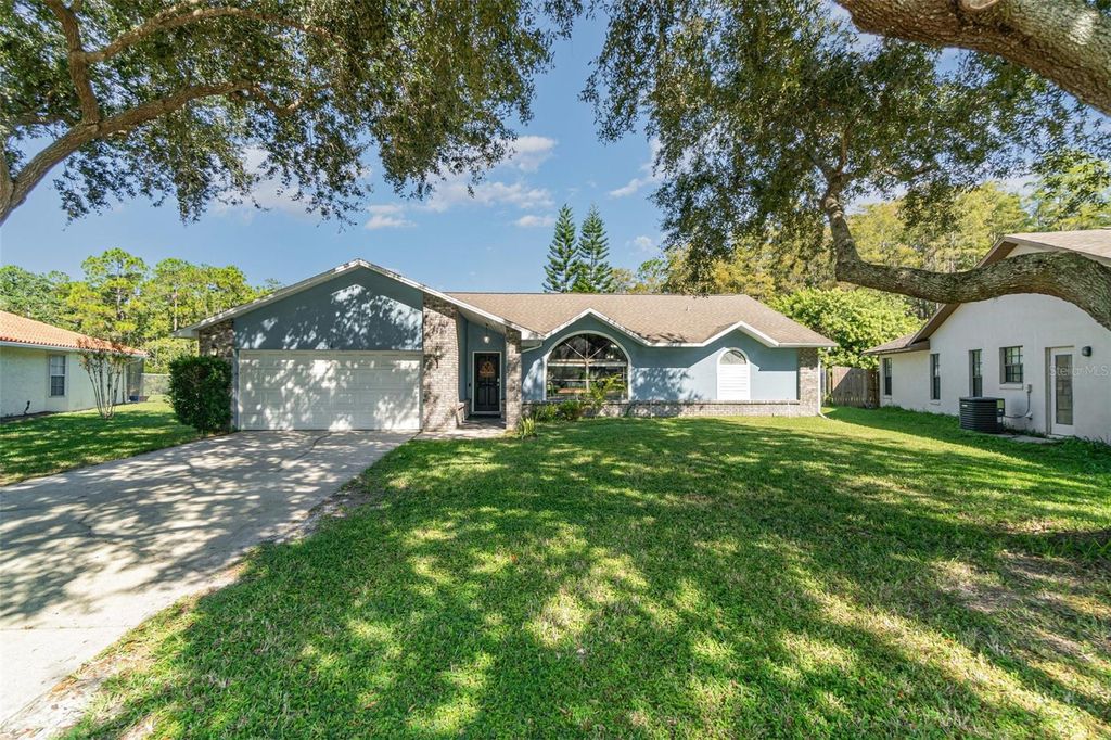 Photo of 1536 Reade Circle, Saint Cloud, FL 34772 (MLS # O6355263)