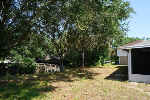 A home in MINNEOLA