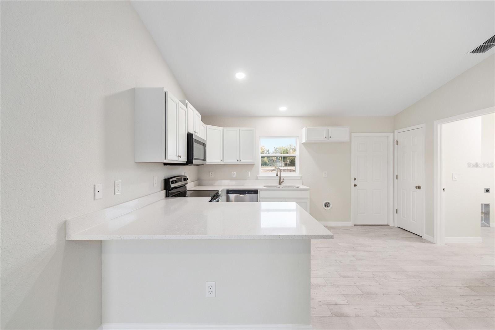 SILVER SPGS SHORES UN 24 - Residential