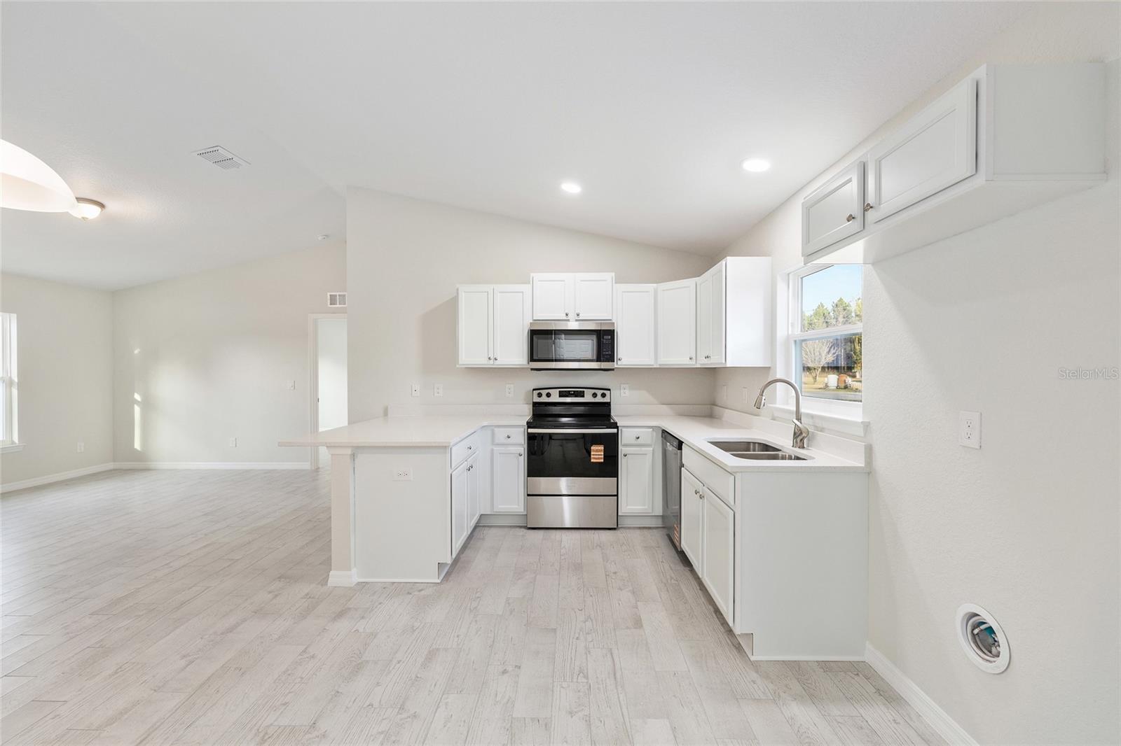 SILVER SPGS SHORES UN 24 - Residential